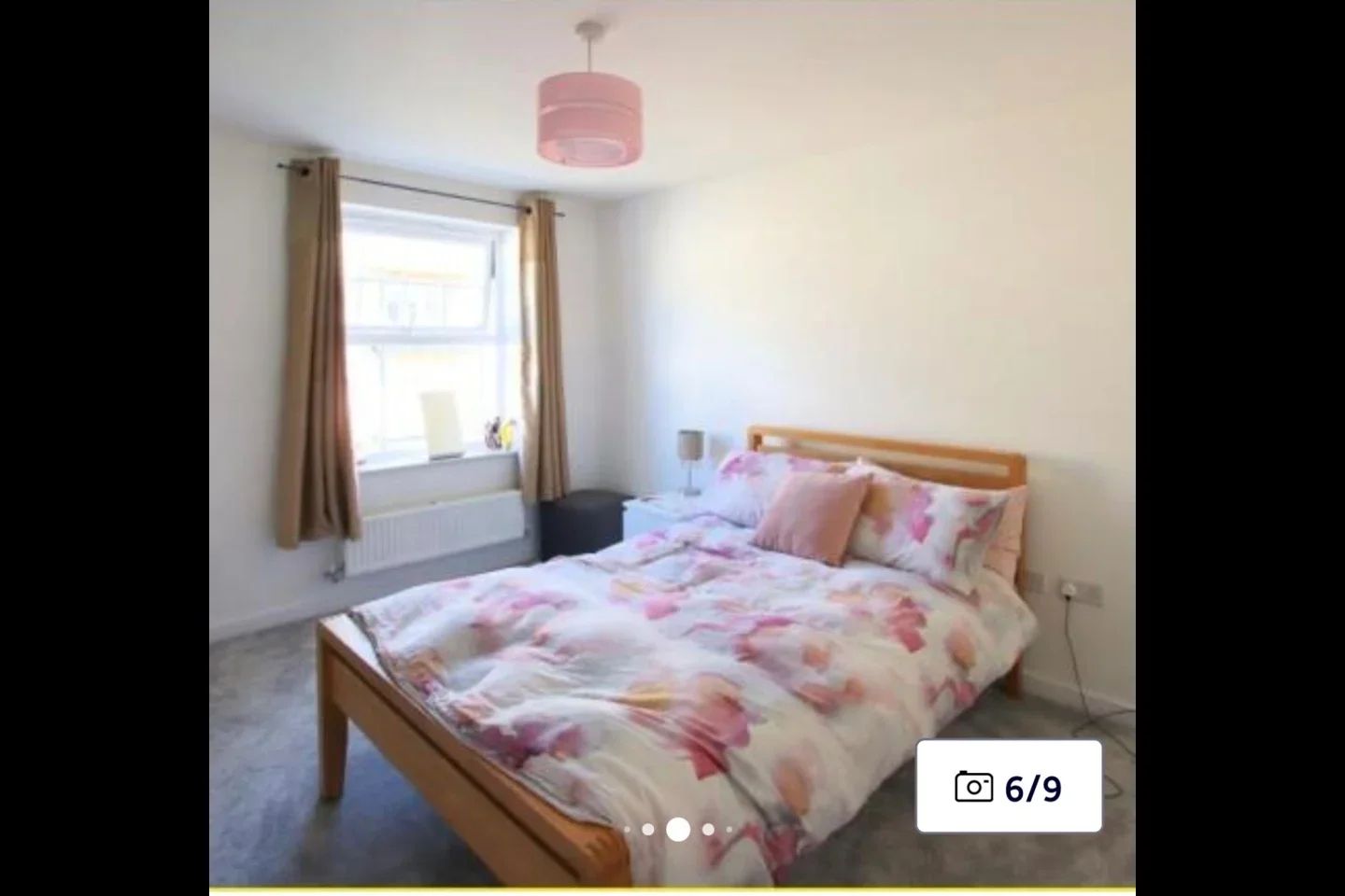 Flat Renwick Drive in Greater London