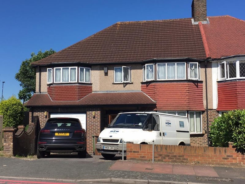 Room County Gate in Greater London
