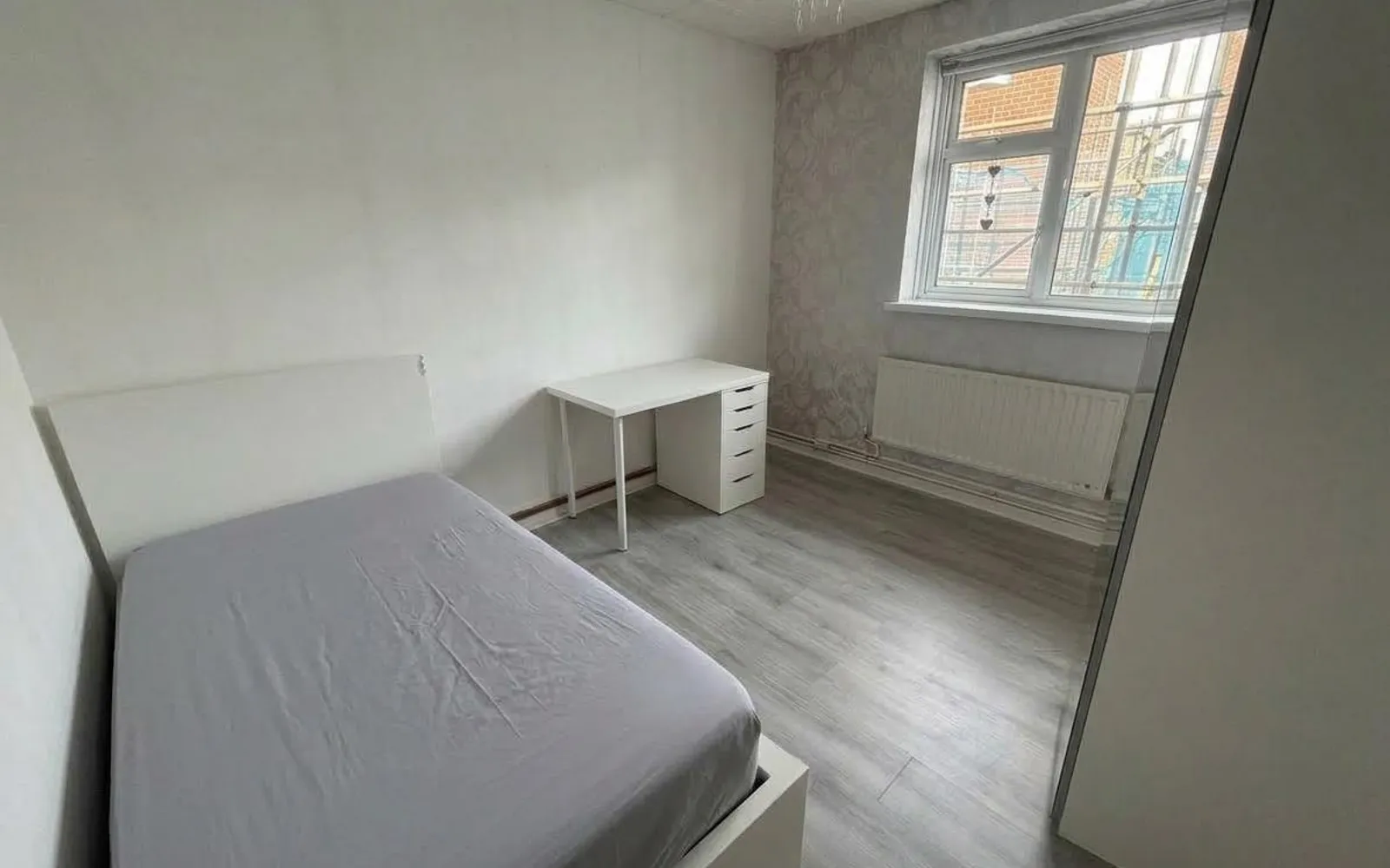 Flat Sidmouth Street in Greater London