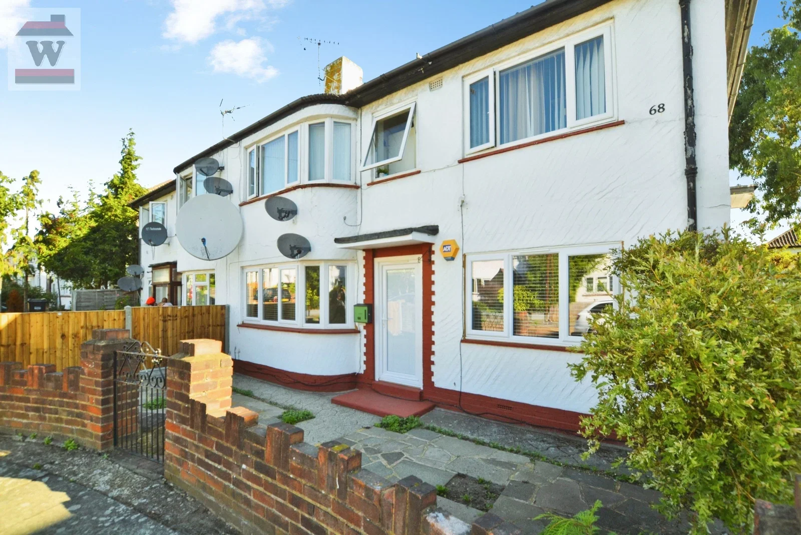 Flat Otterburn Gardens in Greater London