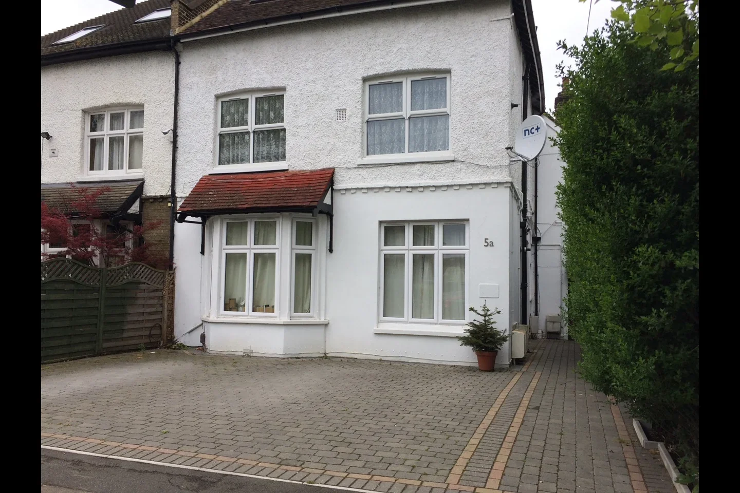 Flat Cricket Green in Greater London