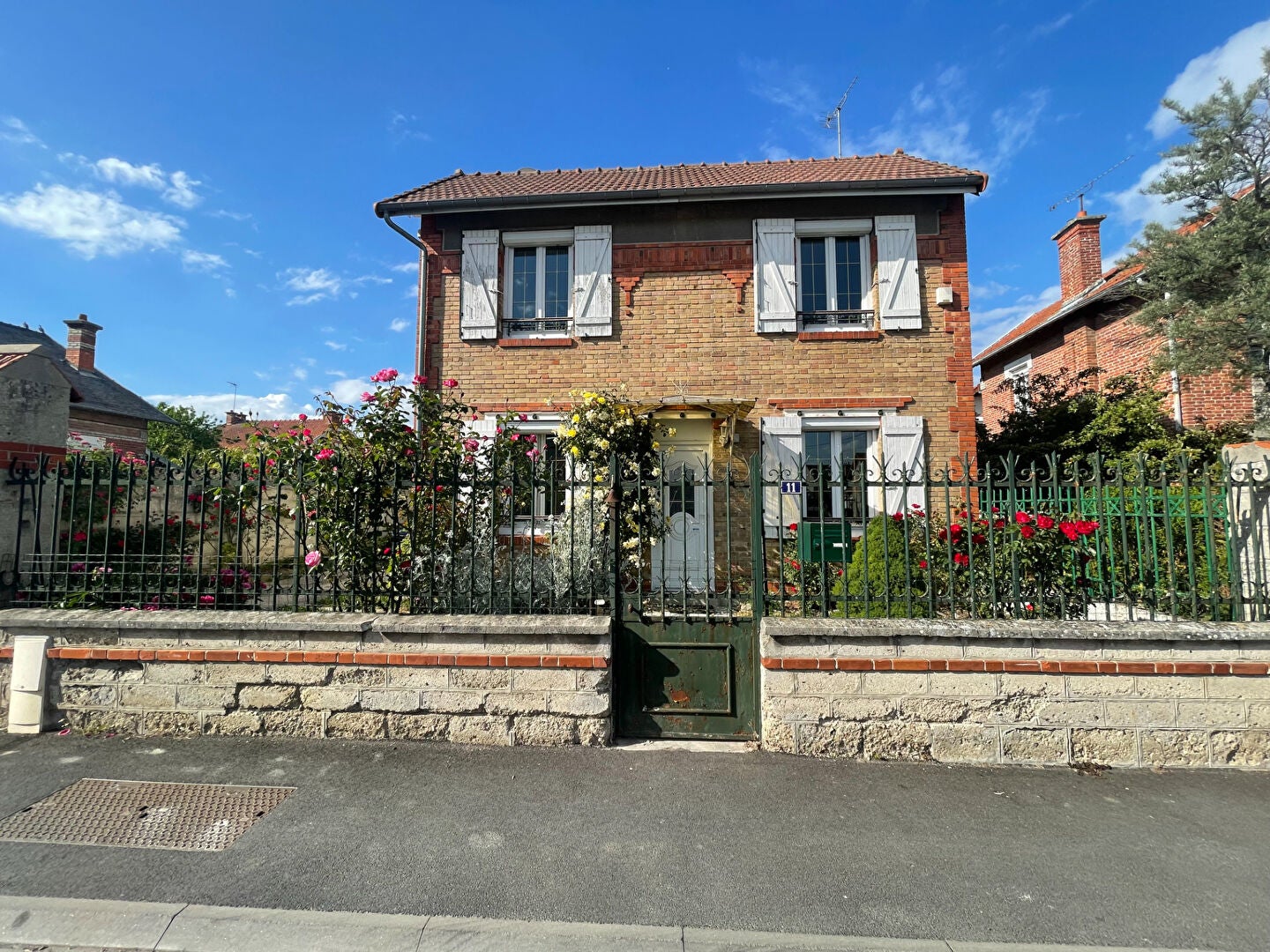 House Rue Ehrard de Nazelle in Villeneuve-sur-Aisne