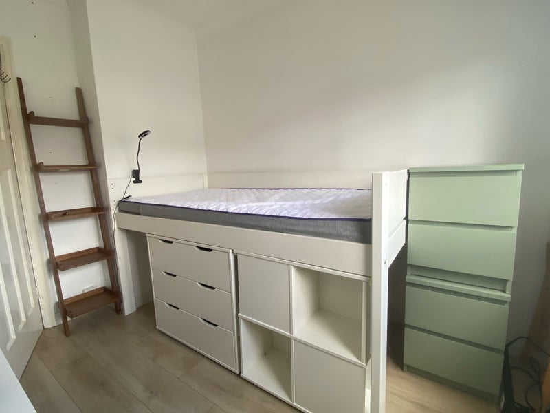Room Springfield Avenue in Greater London