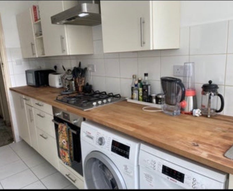 Room Springfield Avenue in Greater London