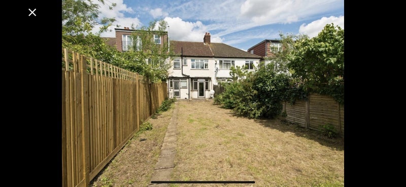Room Springfield Avenue in Greater London