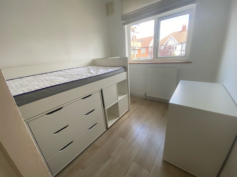 Room Springfield Avenue in Greater London