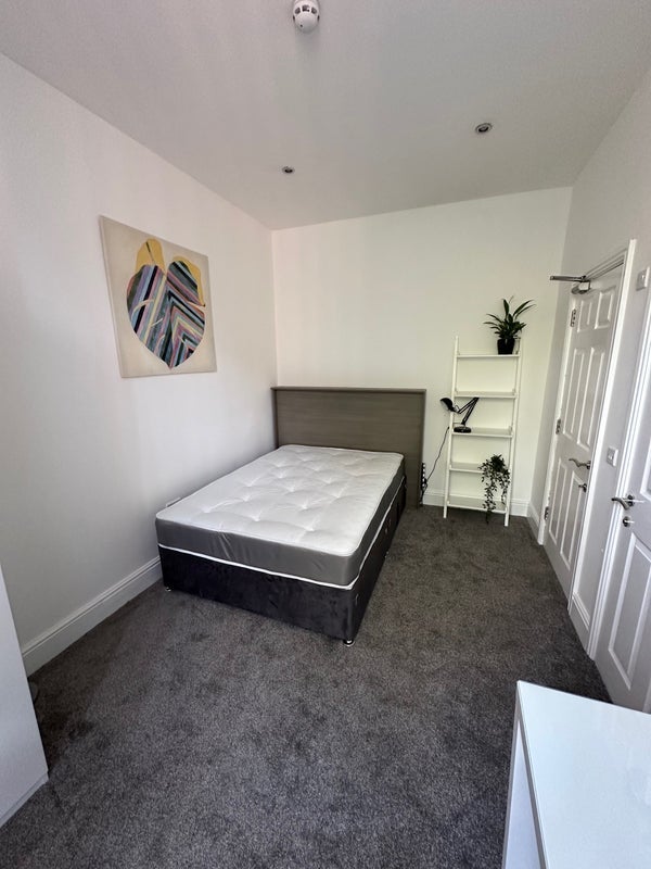 Room Alpass Road in Liverpool