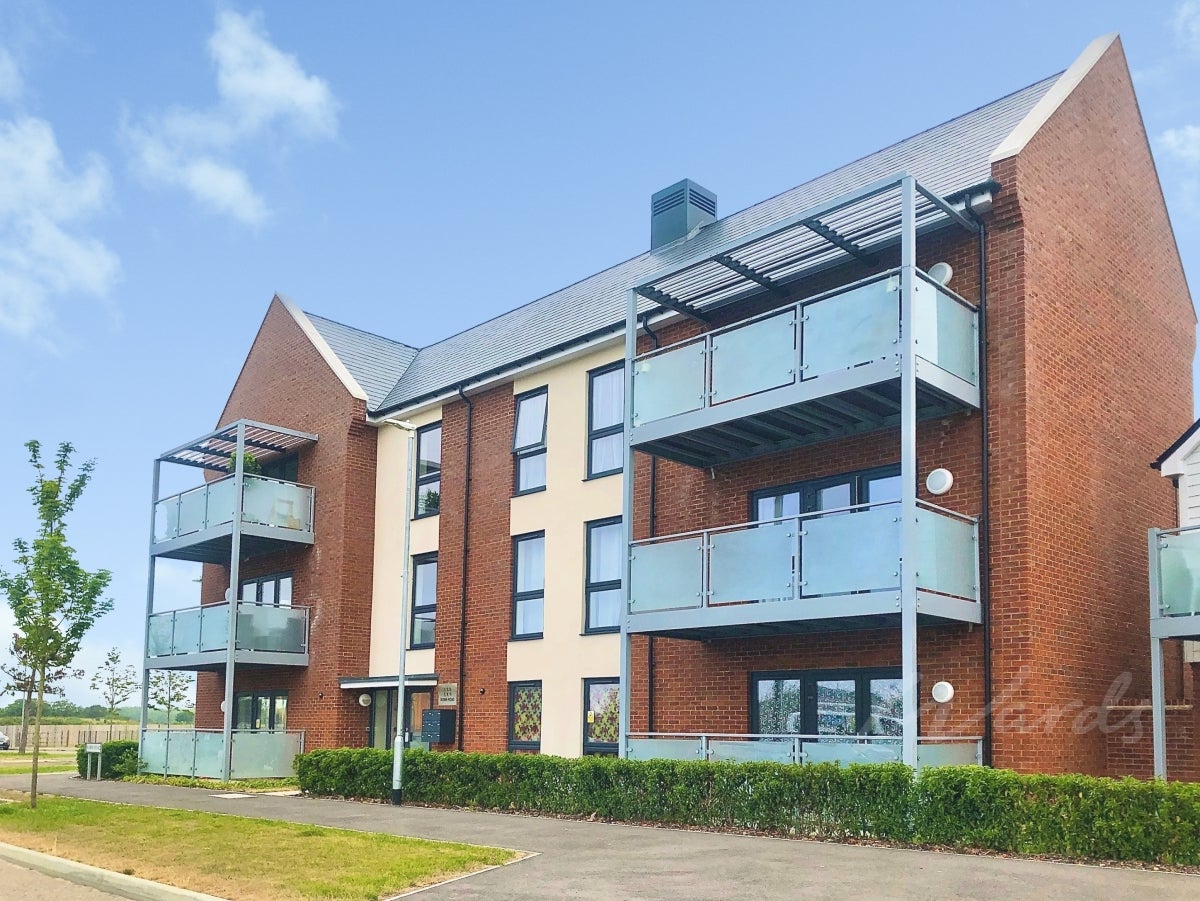 Flat Robin Road in Ashford