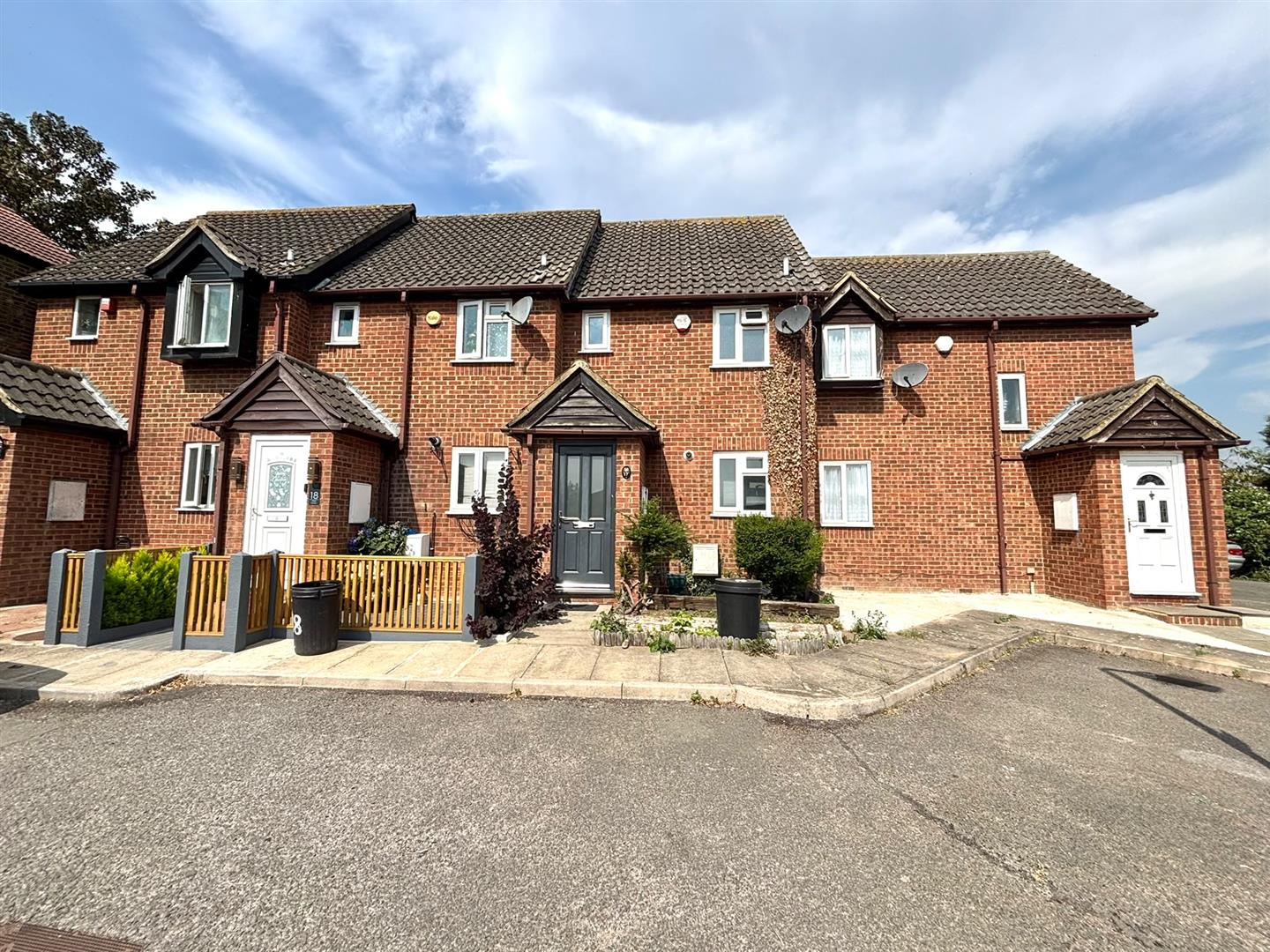 House Field Close in Greater London