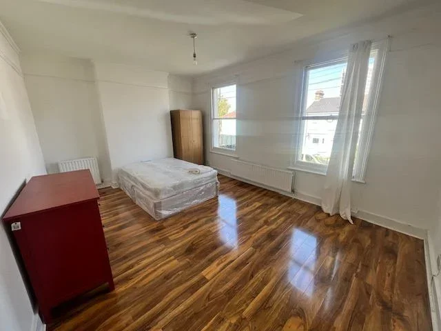 Flat Alderton Road in Greater London
