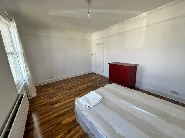 Flat Alderton Road in Greater London