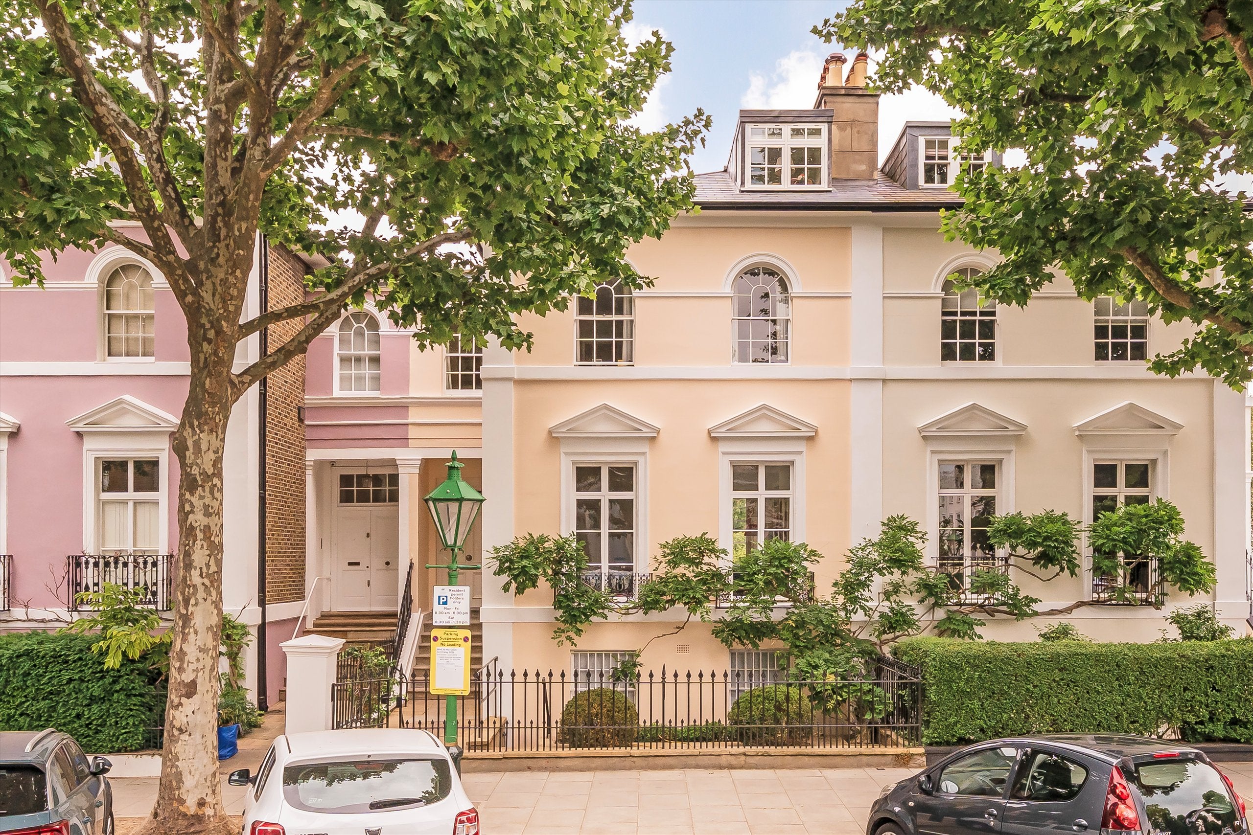 House Addison Avenue in Greater London