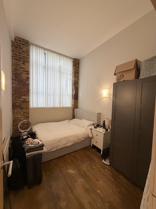 Room Luke Street in Greater London