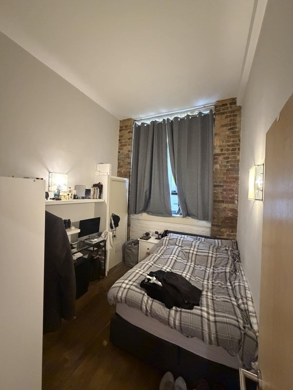 Room Luke Street in Greater London