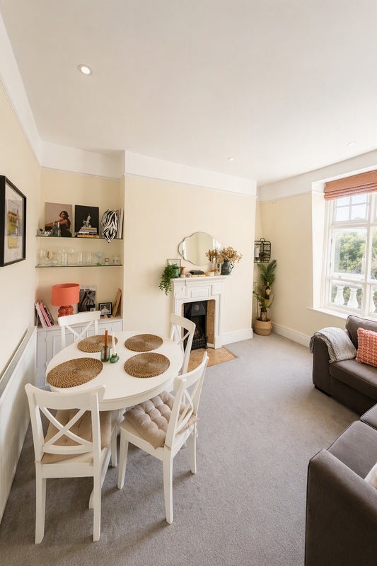 Room Prince of Wales Drive in Greater London
