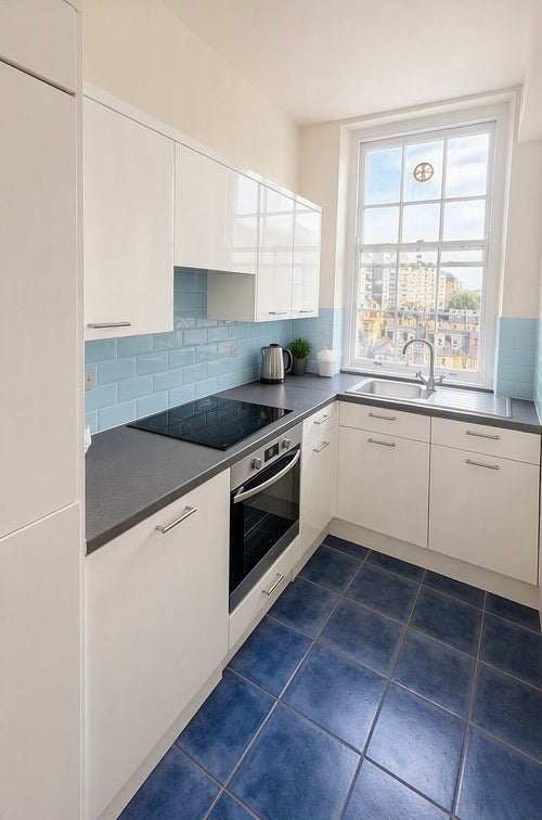 Room Prince of Wales Drive in Greater London
