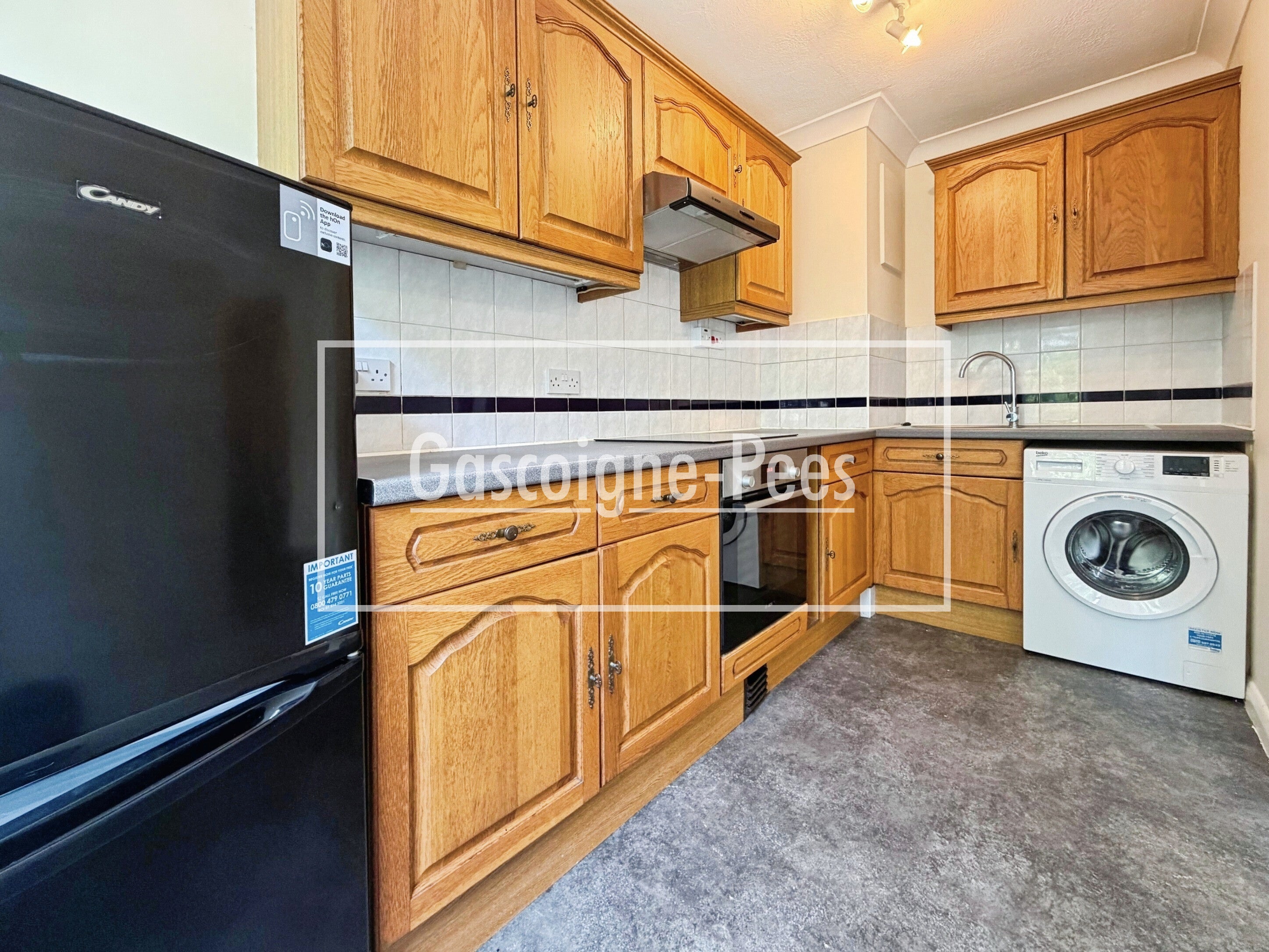 Flat Kingston Road in Mole Valley