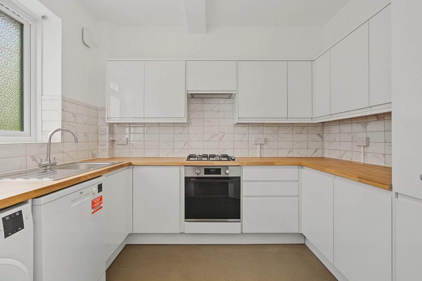 Flat Wray Crescent in Greater London