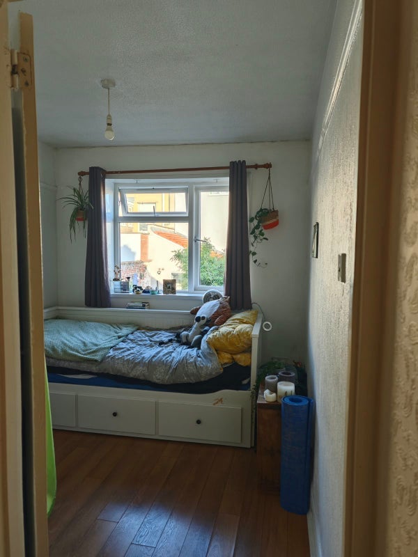 Room Upper Perry Hill in Bristol