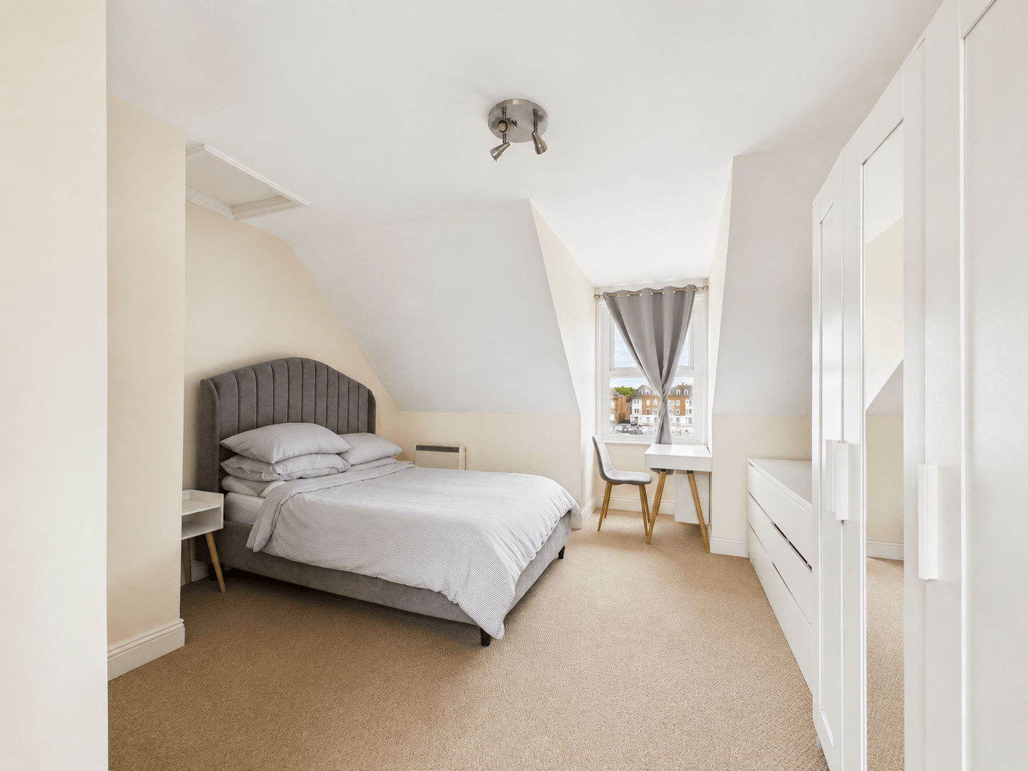 Flat Roper Road in Canterbury