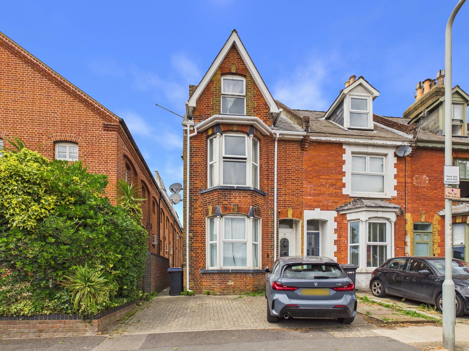Flat Roper Road in Canterbury