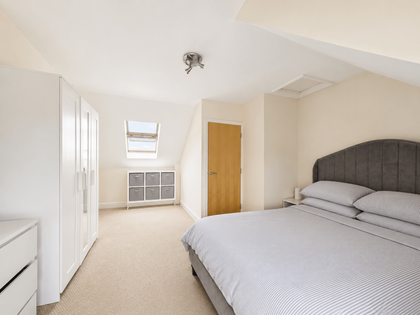 Flat Roper Road in Canterbury
