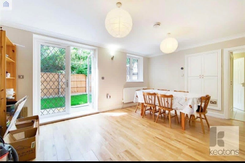 Room Strafford Street in Greater London