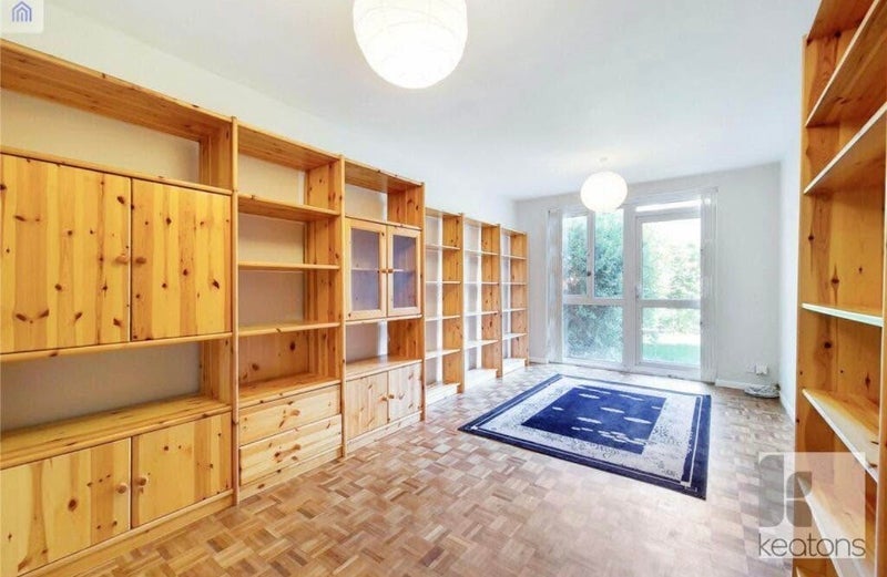 Room Strafford Street in Greater London