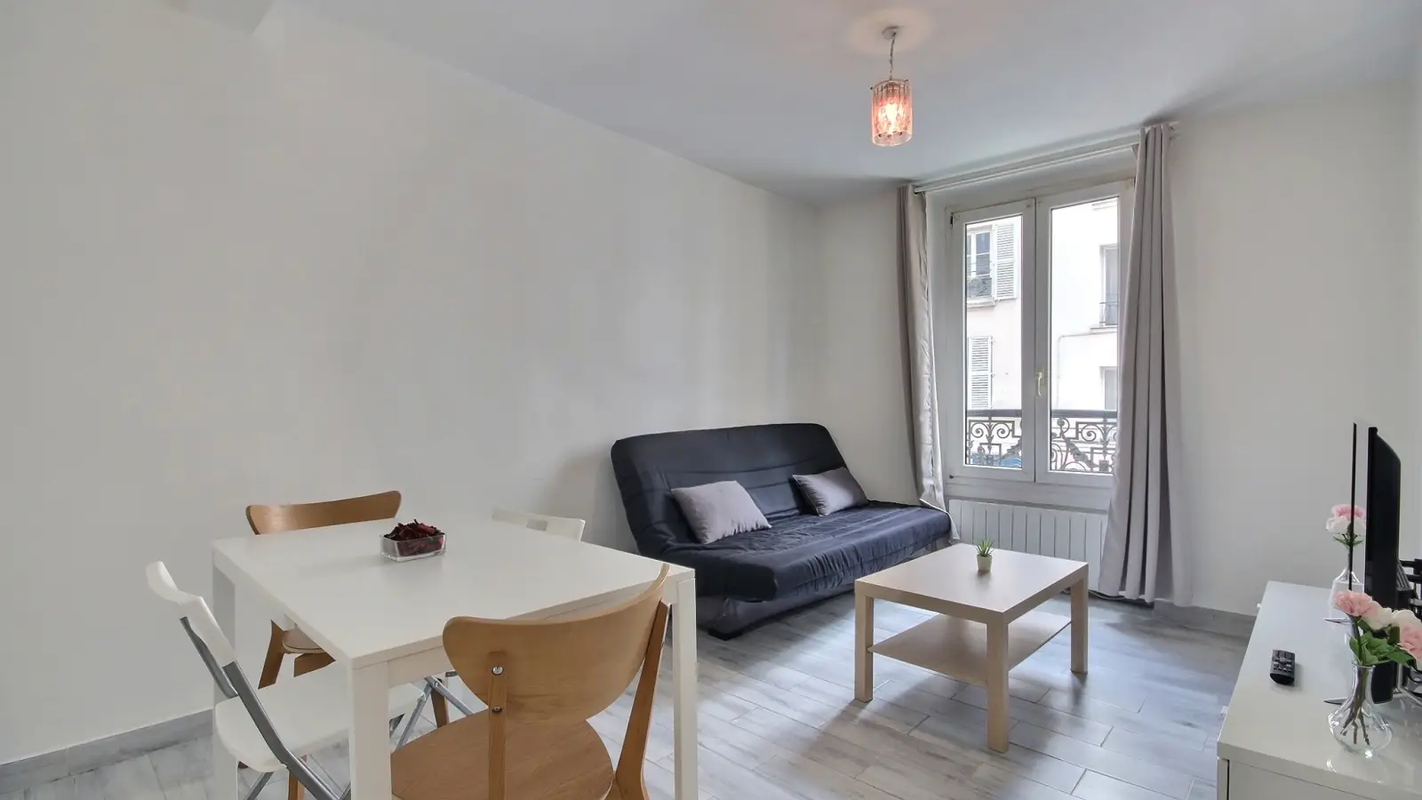 Flat Rue Boissieu in Paris