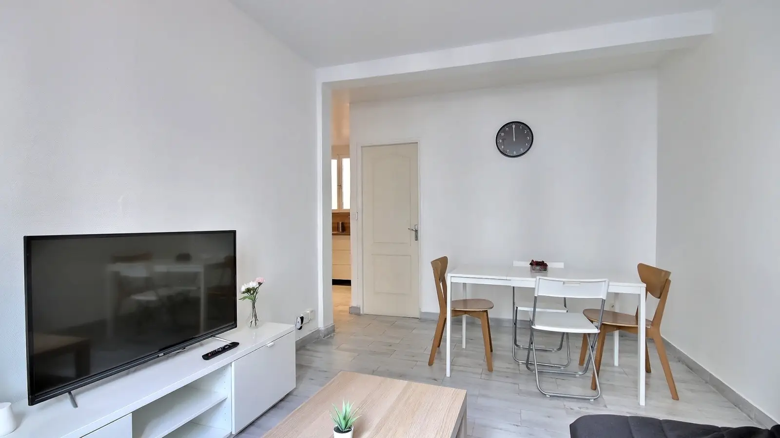 Flat Rue Boissieu in Paris