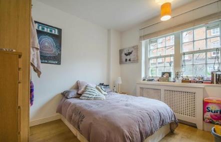 Flat Webber Row in Greater London