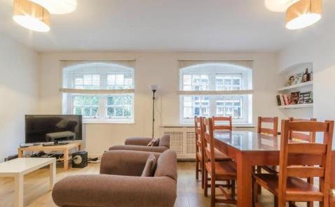 Flat Webber Row in Greater London