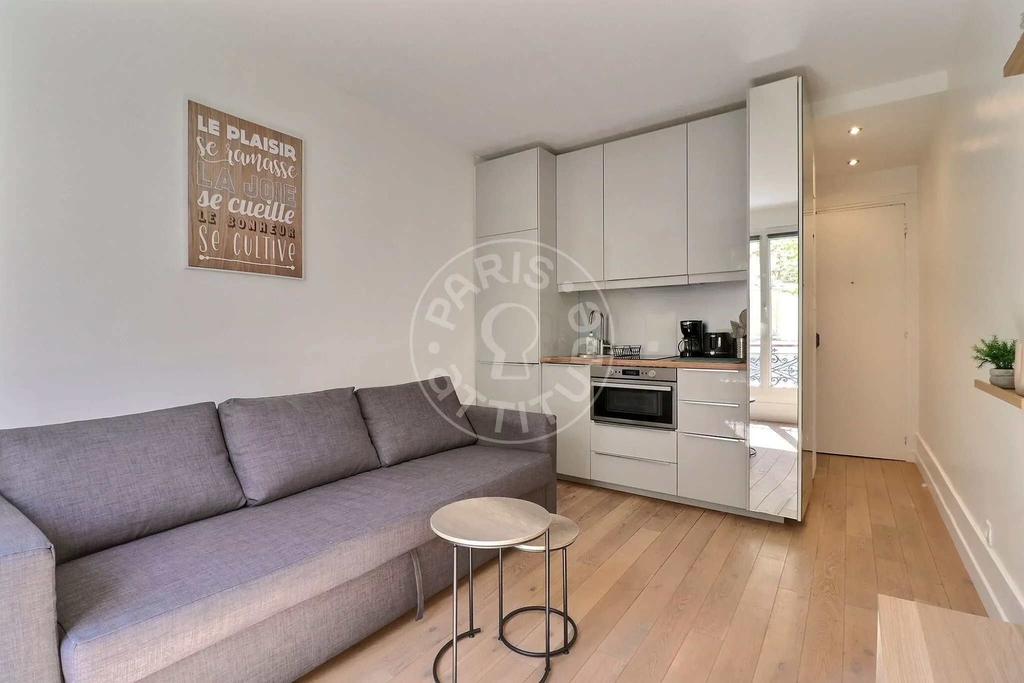 Flat Rue Eugène Varlin in Paris
