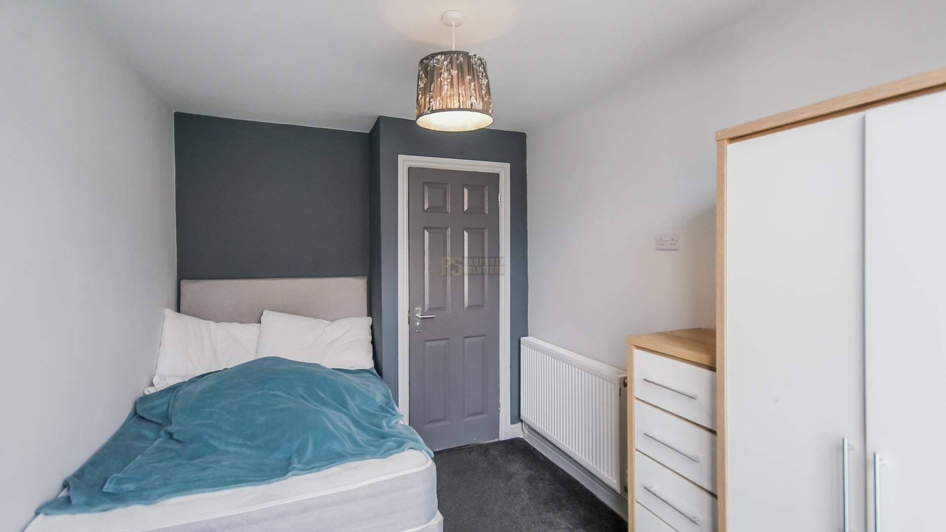 Room Dawlish Road in Birmingham