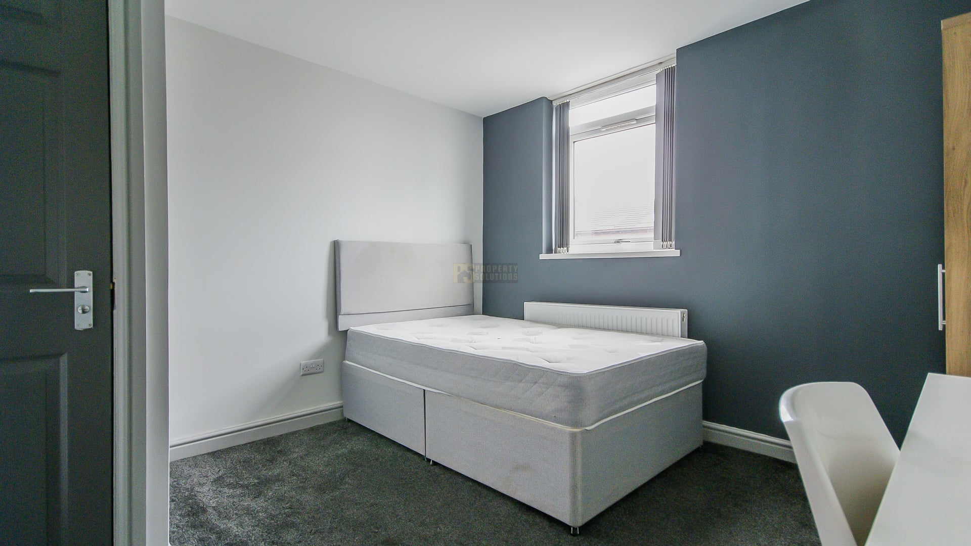 Room Dawlish Road in Birmingham