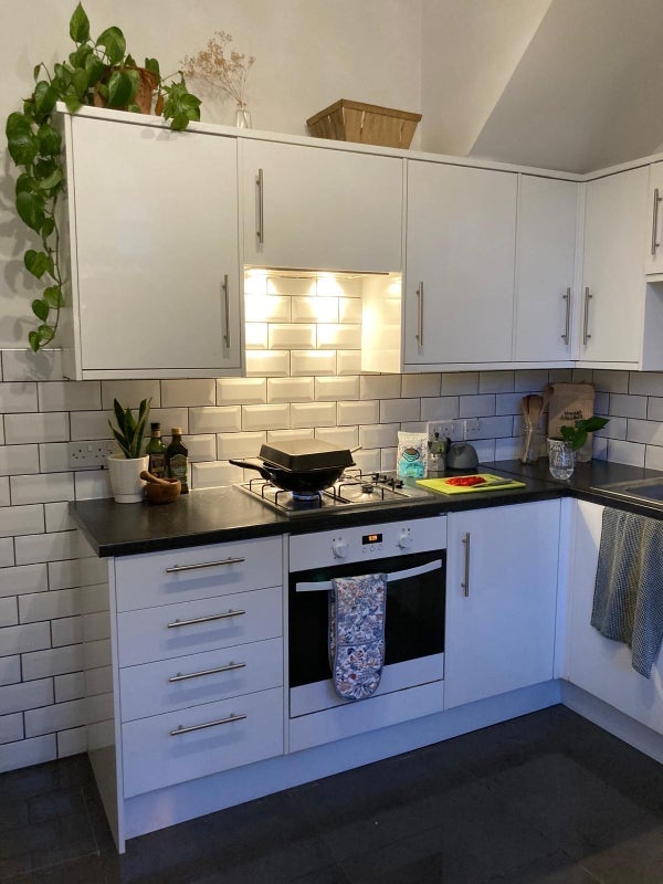 Room Offord Road in Greater London