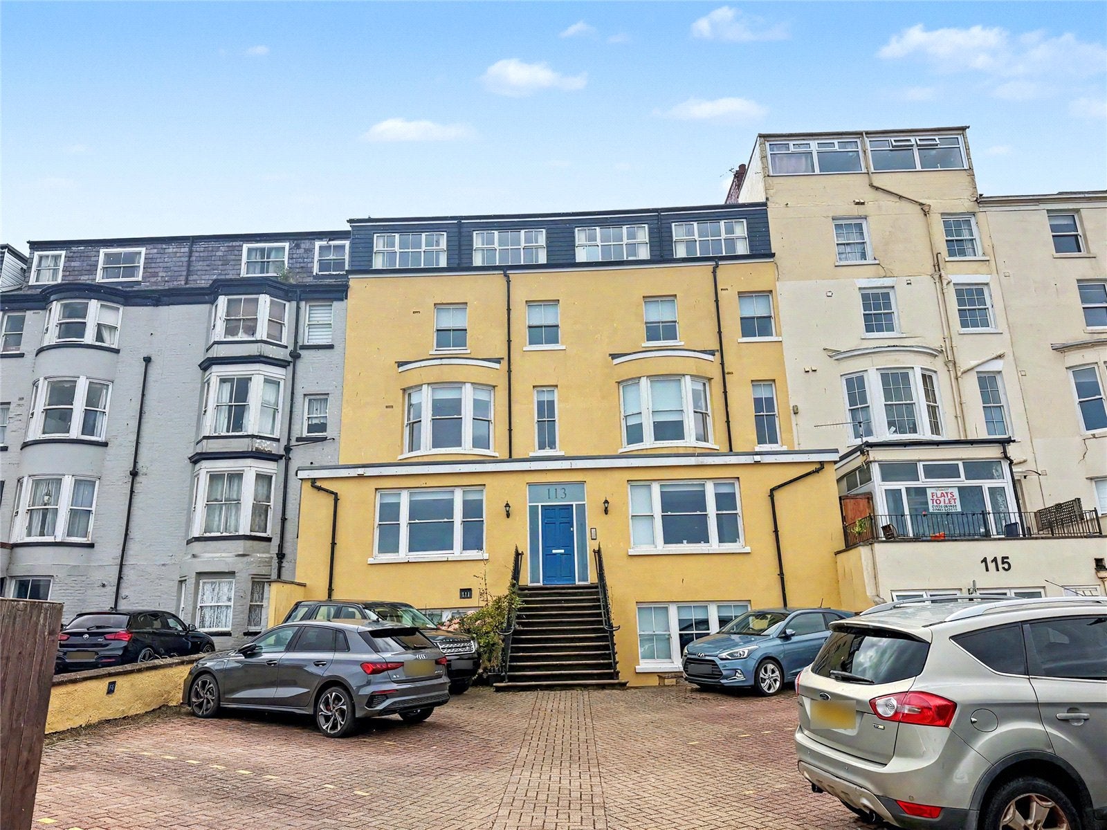 Flat North Marine Road in Scarborough