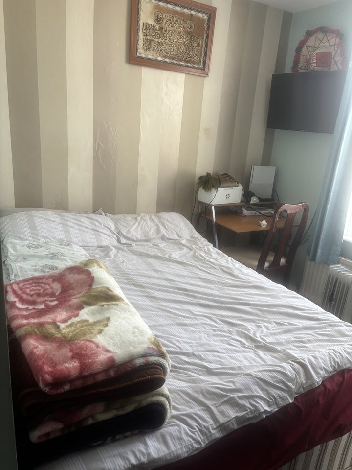 Room Churston Avenue in Greater London