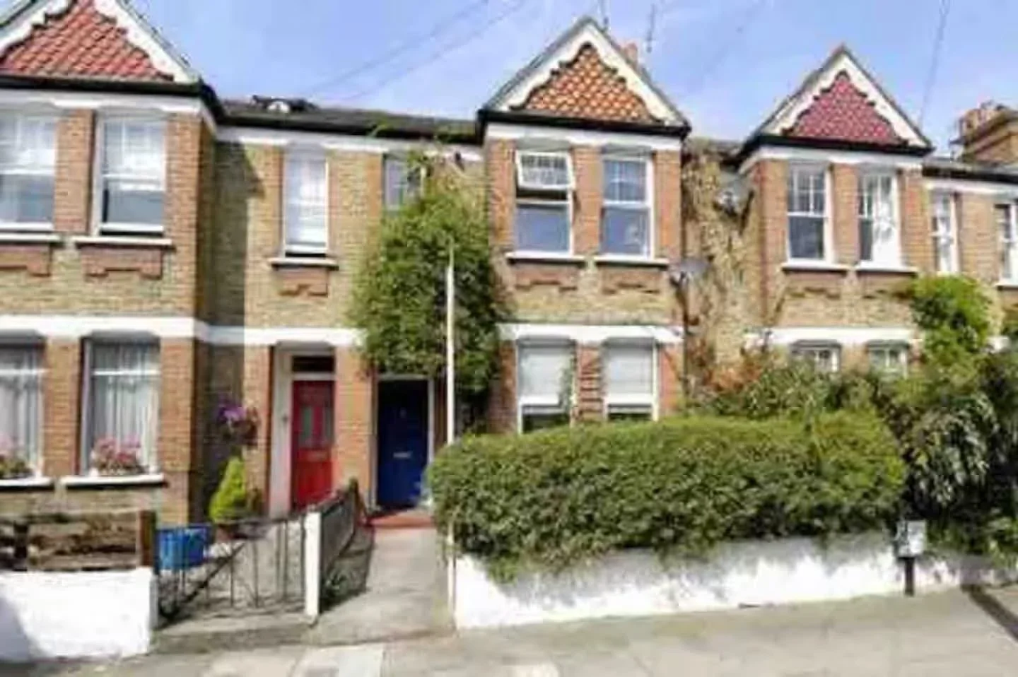Flat Dancer Road in Greater London