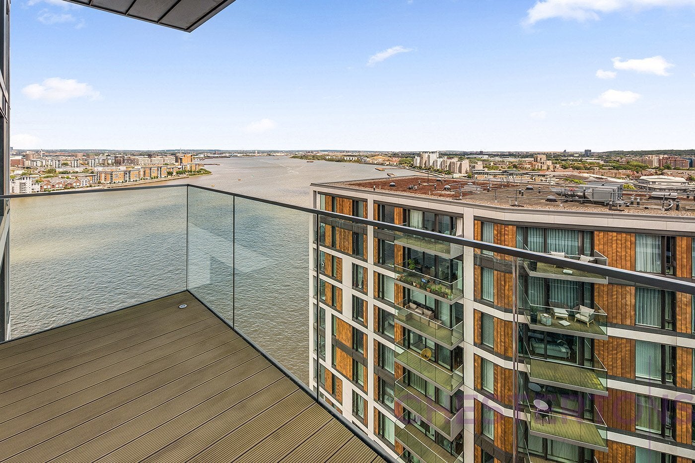 Flat Duke of Wellington Avenue in Greater London
