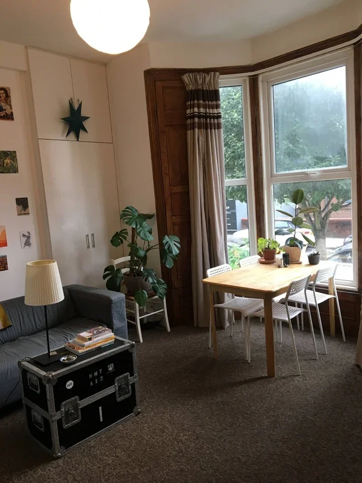 Flat Farleigh Road in Greater London
