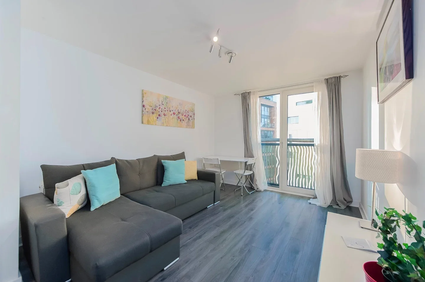 Flat Gatliff Road in City of Westminster