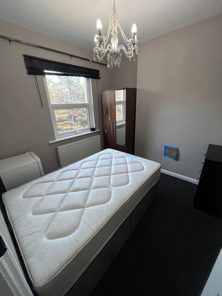 Room Queenstown Road in Greater London