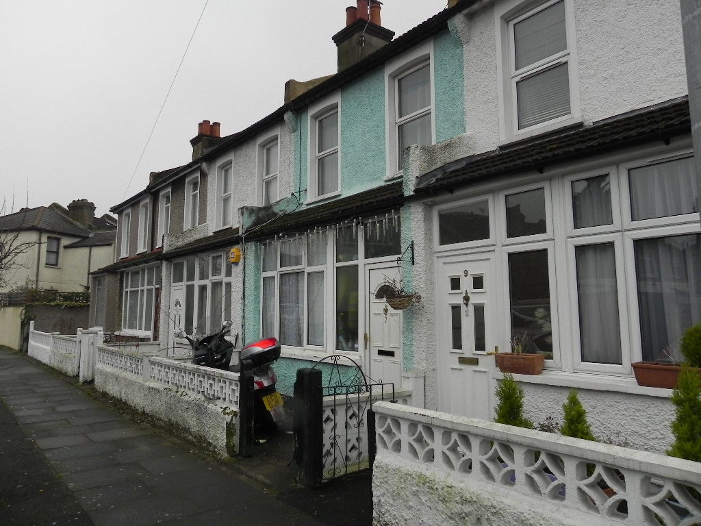 House Feltham Road in Greater London
