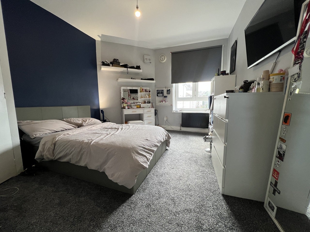 Flat Barnfield Road in Greater London