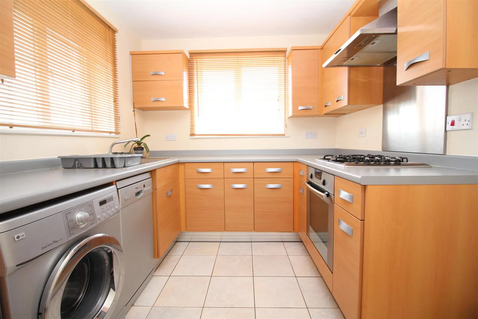 Flat Sir John Fogge Avenue in Ashford