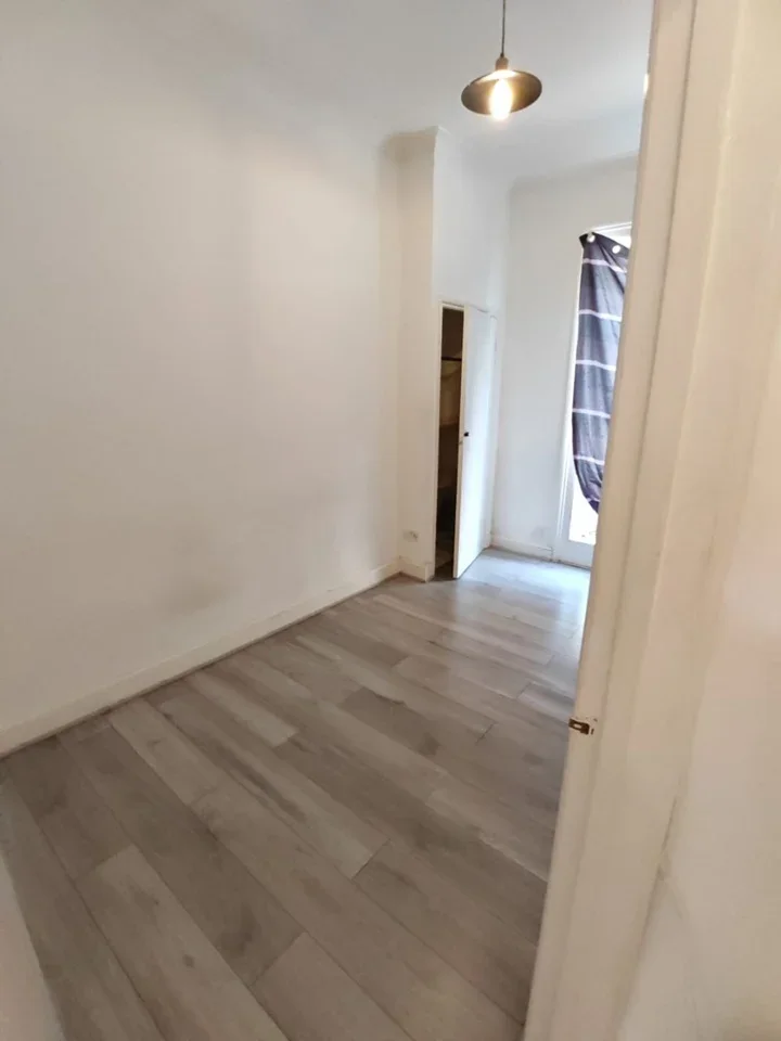 Flat Harmer Street in Gravesham