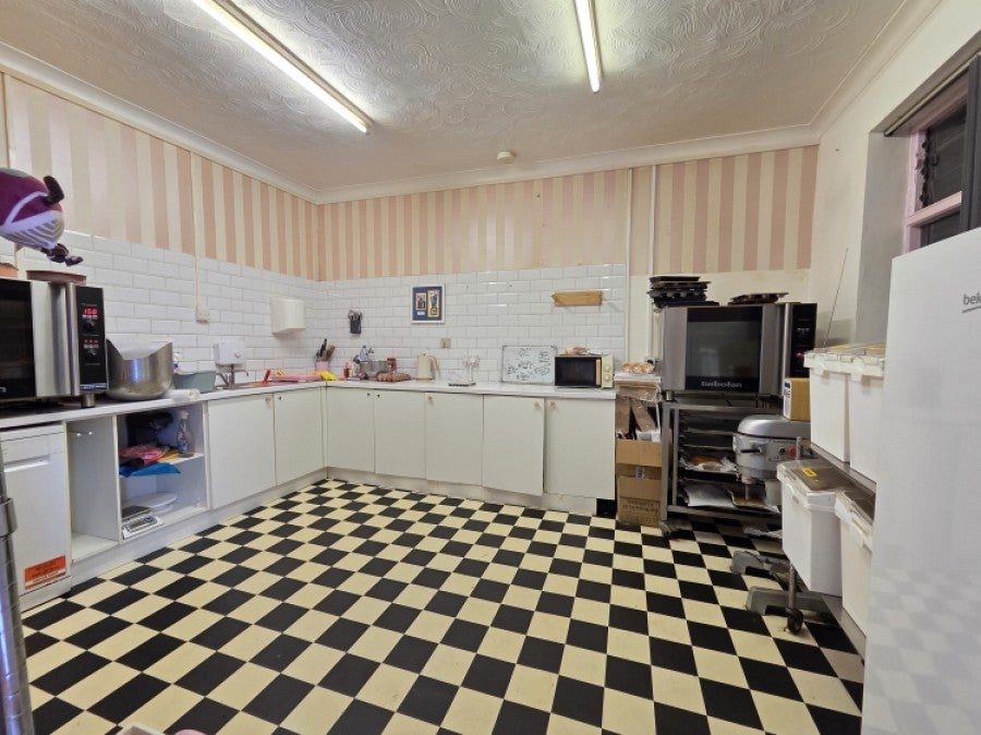 Flat Wesson Gardens in Halesowen