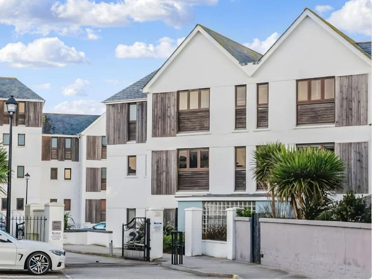 House Bredon Court in Newquay