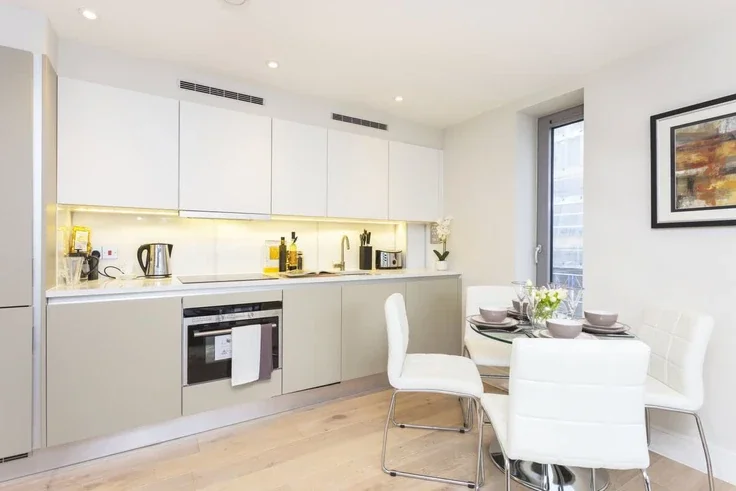 Flat Treveris Street in Greater London